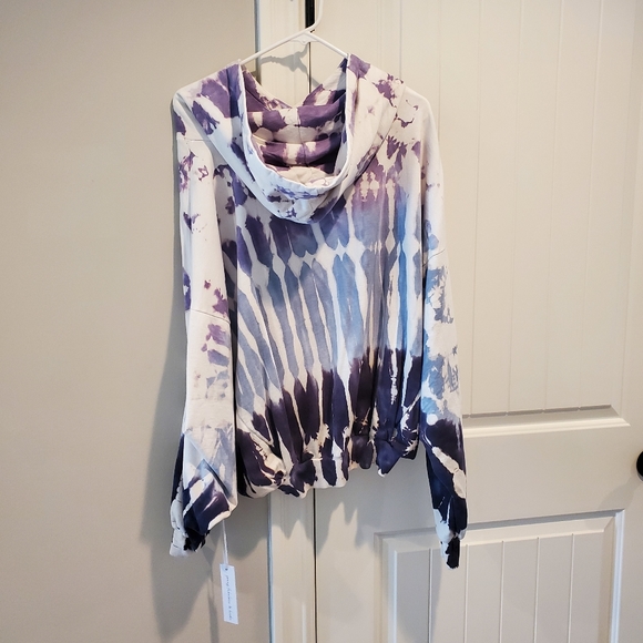 *NWT* YFB Tie Dye Hoodie - Picture 2 of 7